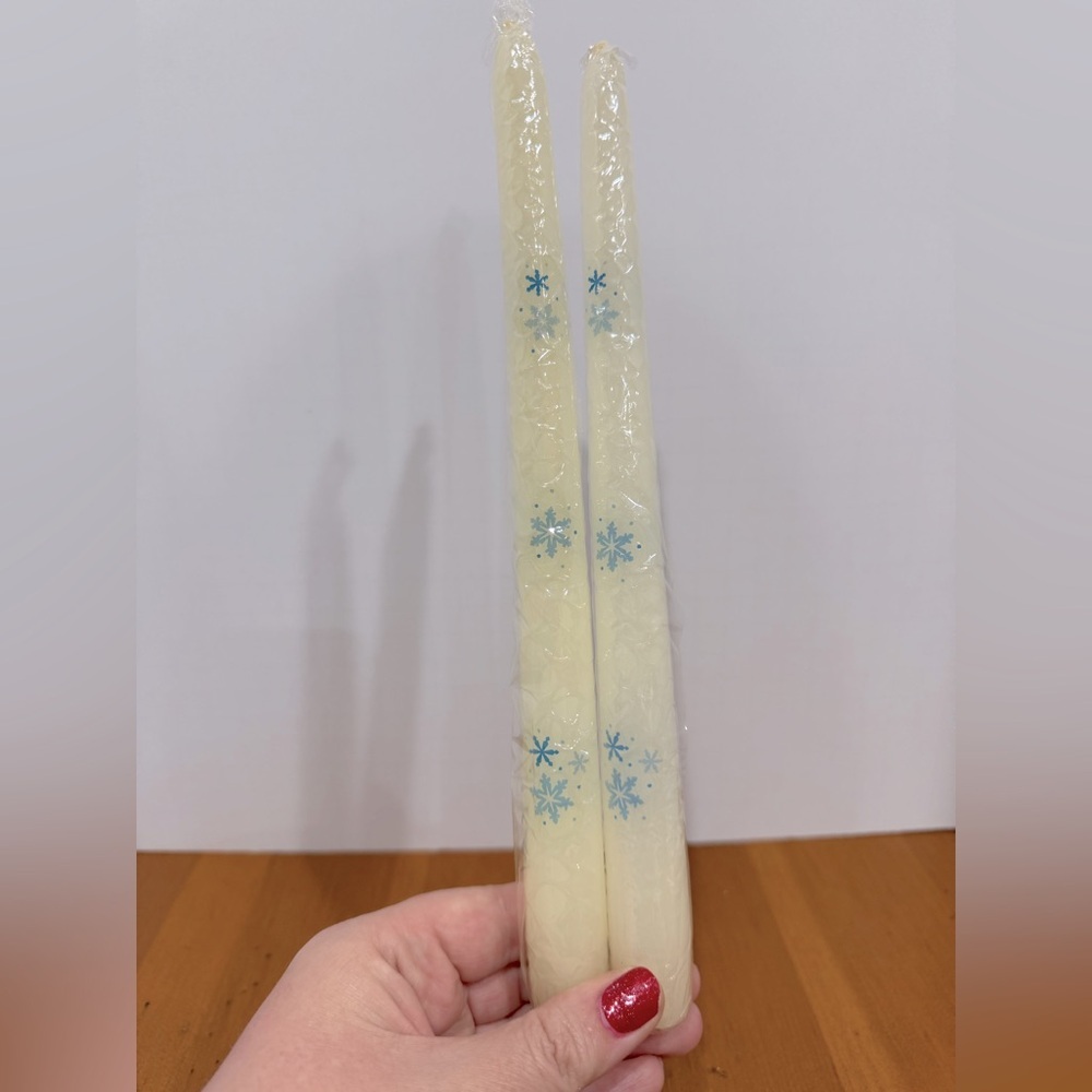 Avon vintage snowflake taper 10” candles NIB 1984